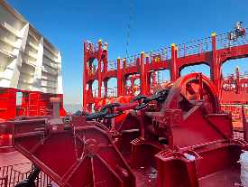 Hydraulic driven winch