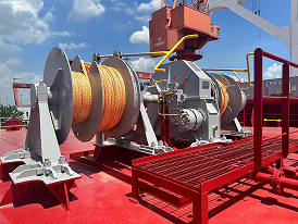 Hydraulic driven winch