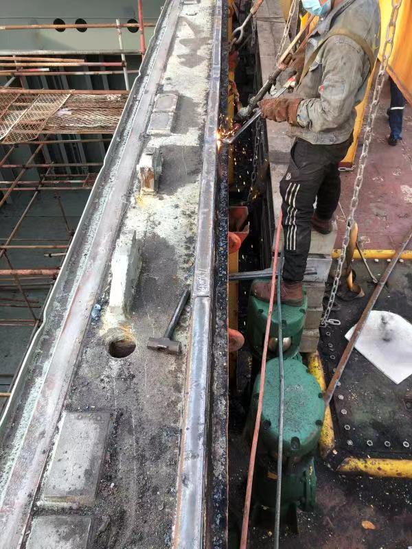 Hatch cover rail repair